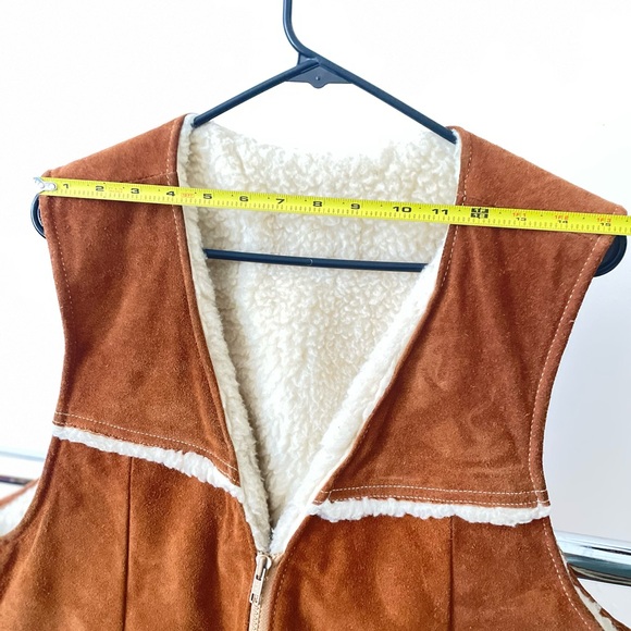 Authentic handmade sheepskin and leather vest - Picture 4 of 6